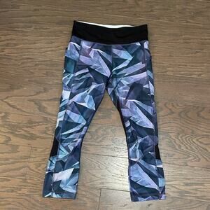 Lululemon Pace Rival Pretty Prism Multi 22” Crop Size 4